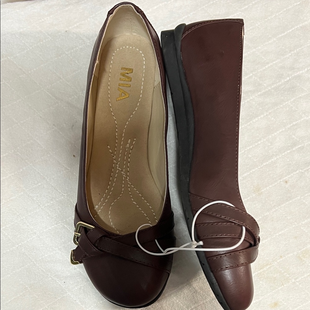 MIA Brown Leather Bow Accent Flats with Gold Buckle - Picture 6 of 6